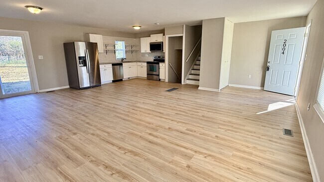 Foto del edificio - 2004 Chambers Dr NE