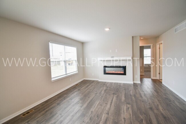 Foto del edificio - Charming 4-Bedroom, 3-Bath Ranch Home with...