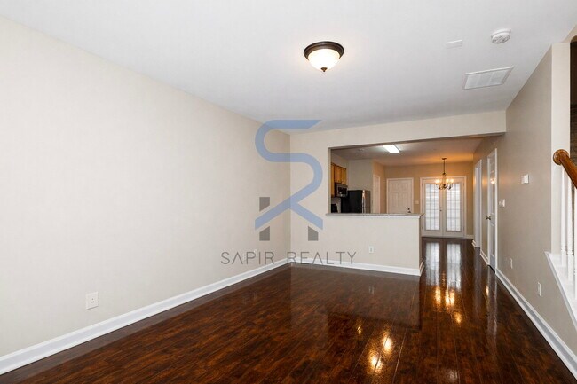 Foto del edificio - 973 Astor Ave