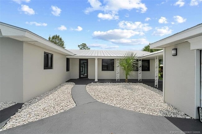 Photo - 1134 NW Spruce Ridge Dr House