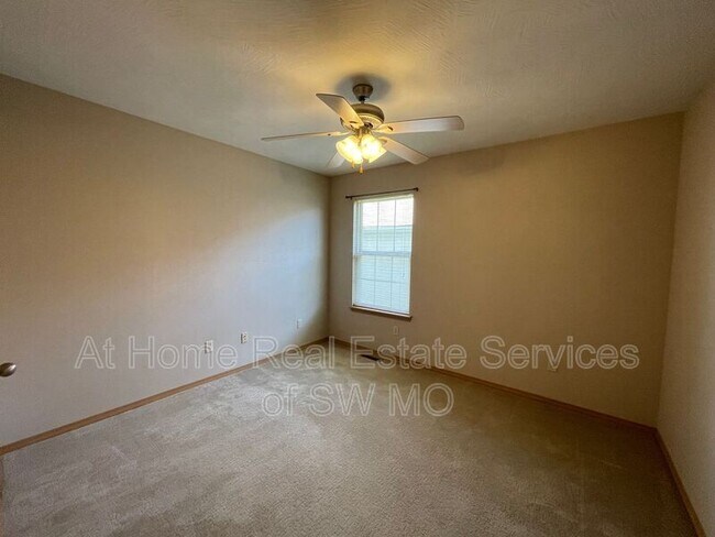 Foto del edificio - 730 Olive St