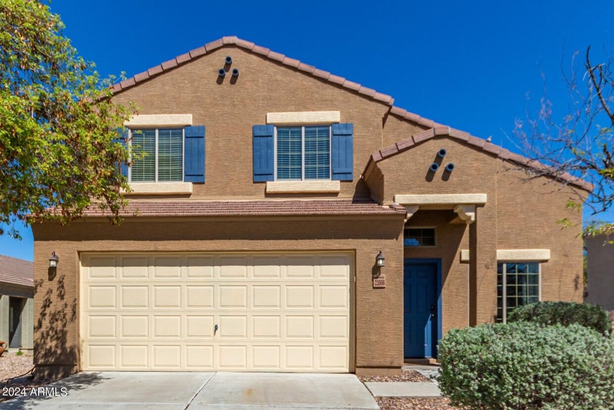 Foto principal - Spacious 4 bedroom home in Buckeye!