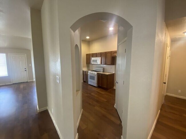 Building Photo - 8807 Trumpet Circle