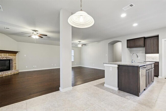 Foto del edificio - 1212 White Dove Dr