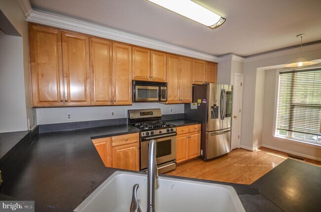 Foto del edificio - 8860 Ashgrove House Ln