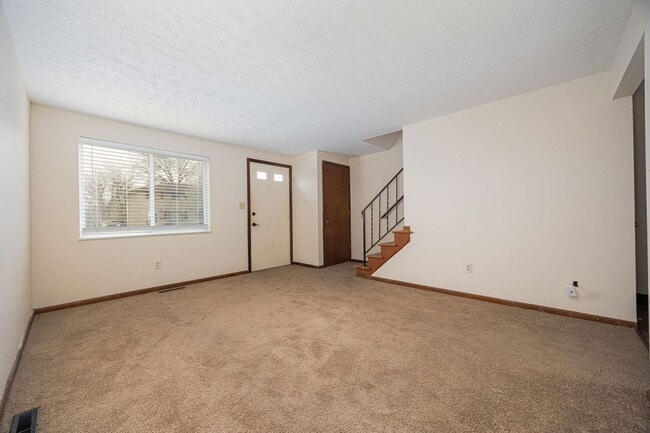 Building Photo - 3399 Beachworth Dr