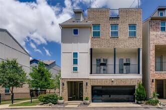Building Photo - 2554 El Camino Ln