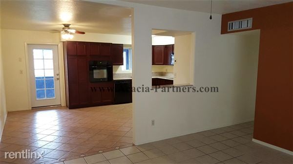 Building Photo - 7543 E 24th St