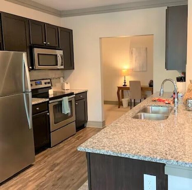 Foto del edificio - 70 Venue Wy