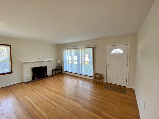 Foto del edificio - Charming 3Bedroom/2Bathroom Detached Home ...