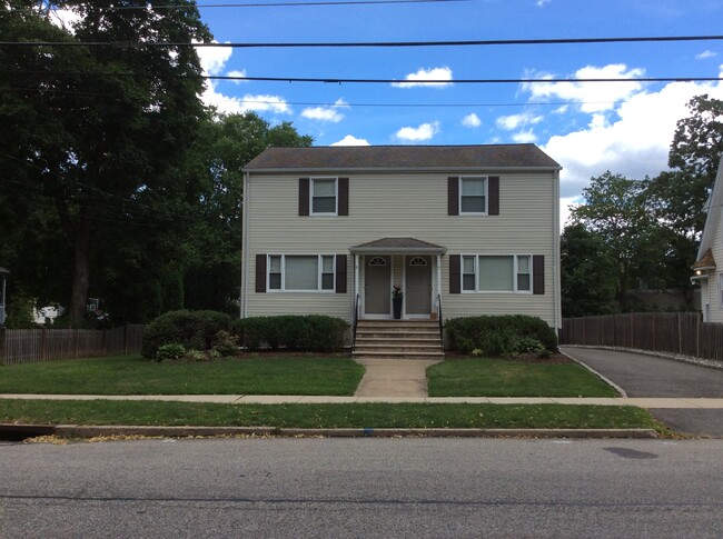 Building Photo - 41 Hillside Ave