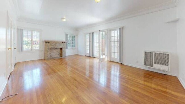 Foto del edificio - 552 S St Andrews Pl