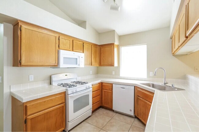 Foto del edificio - 2245 Black Bush Ln