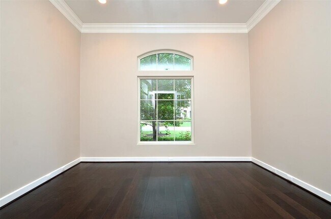 Building Photo - 3002 Rosemary Park Ln