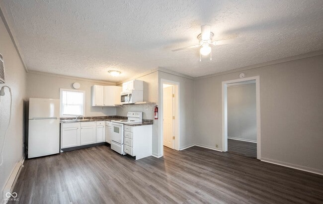 Building Photo - 2142 W US Hwy 40