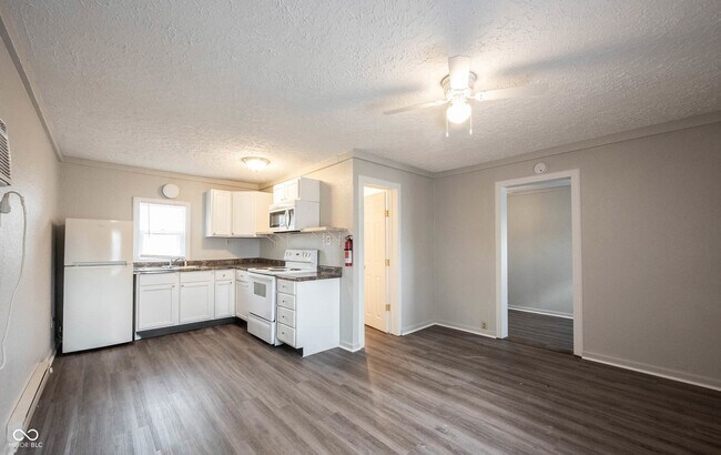 Foto del edificio - 2142 W US Hwy 40