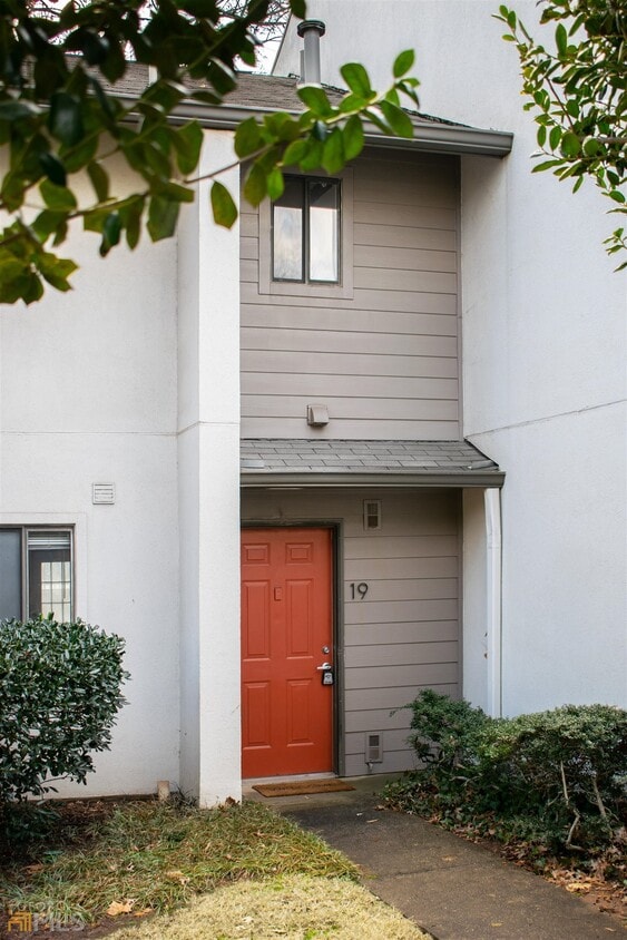 19 Finch Trail NE, Atlanta, GA 30308 Condo for Rent in Atlanta, GA