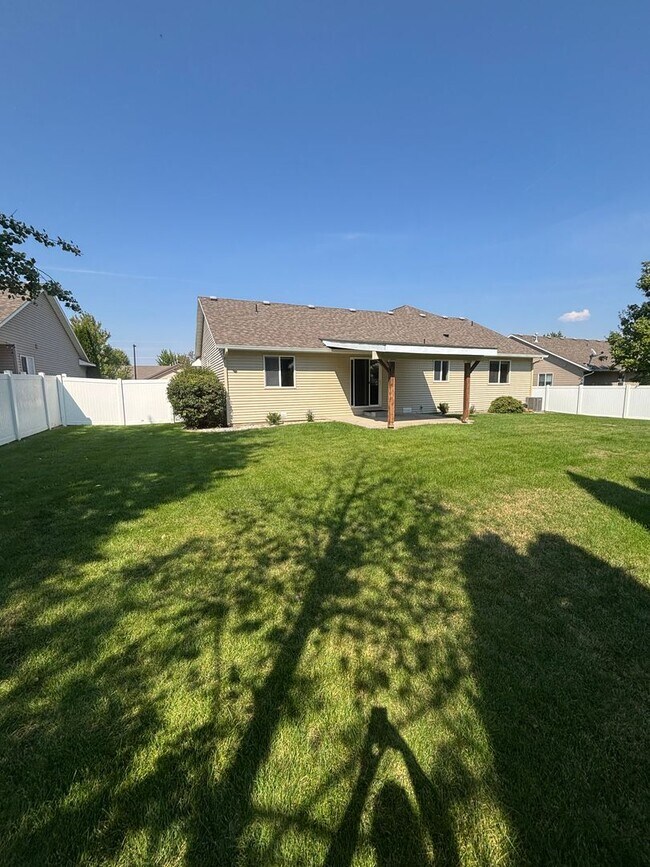 Foto del edificio - SINGLE FAMILY HOME IN THE LANDINGS (RPM#219)