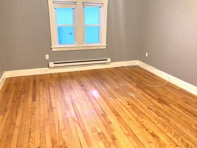 Dormitorio #1 - 5 Brookline St