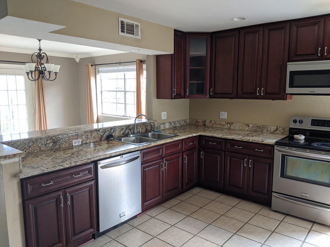 Cocina - 855 Pontalba St