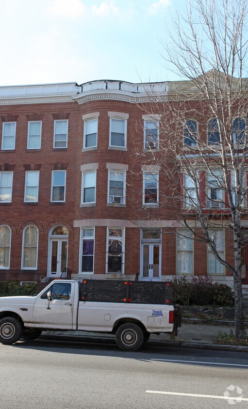 Building Photo - 2914 Saint Paul Pl