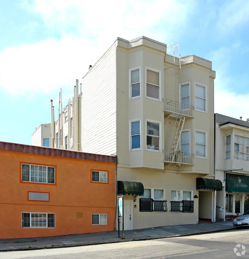 Building Photo - 2729 Lombard St
