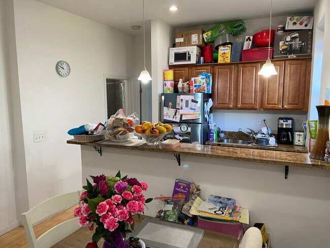 Building Photo - 40 Newton St