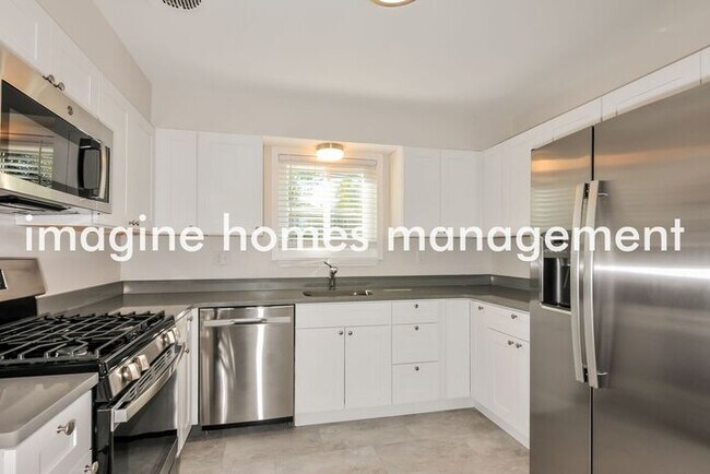 Foto del edificio - Stunning 3 Bedroom Ranch in Ladue Schools