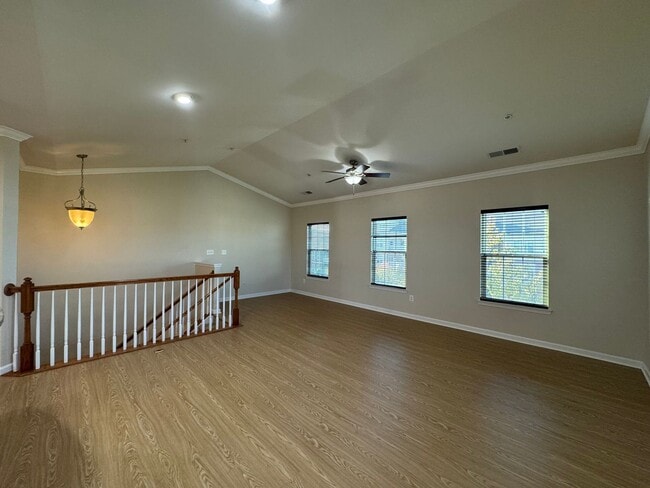Foto del edificio - Gorgeous 2 Bed 2 Bath End-Unit Townhome In...