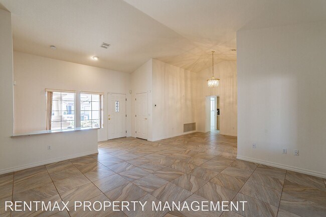 Foto del edificio - 2 br, 2 bath House - 2825 CASTLE BAR DR