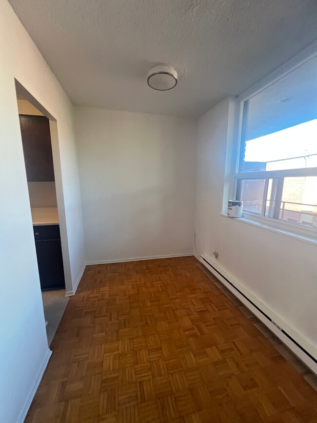 Building Photo - 49 Willow St