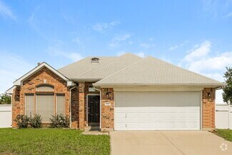 Building Photo - 5017 Eastcreek Dr