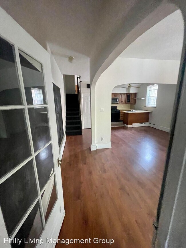 Building Photo - 4 br, 2.5 bath House - 1010 Bainbridge Street