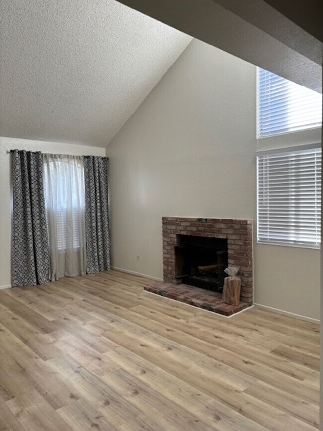 Foto del edificio - Beautiful 4 Bedroom, 3 Bathroom House Available Now!