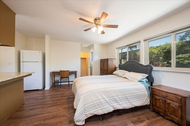 Foto del edificio - Charming Furnished Studio
