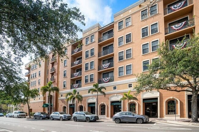 Foto del edificio - 511 Lucerne Ave