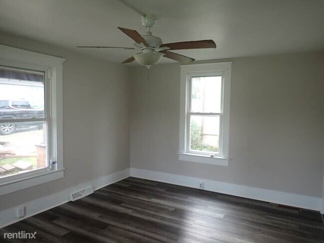 Building Photo - 2 br, 1 bath House - 423 Duquesne Street