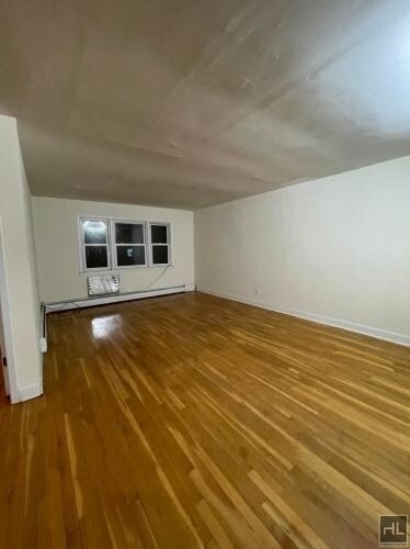 Building Photo - 38 AVENUE