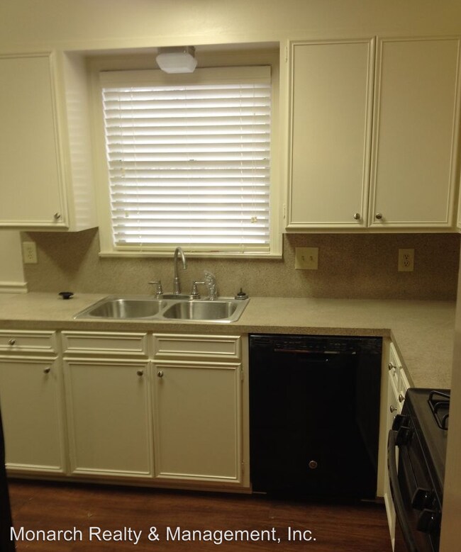 Foto del edificio - 3848-3848 Creswell Ave
