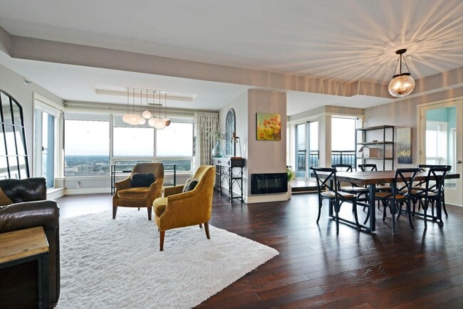 Foto del edificio - Luxury 3-Bed 2-Bath St. Paul Condo - Avail...