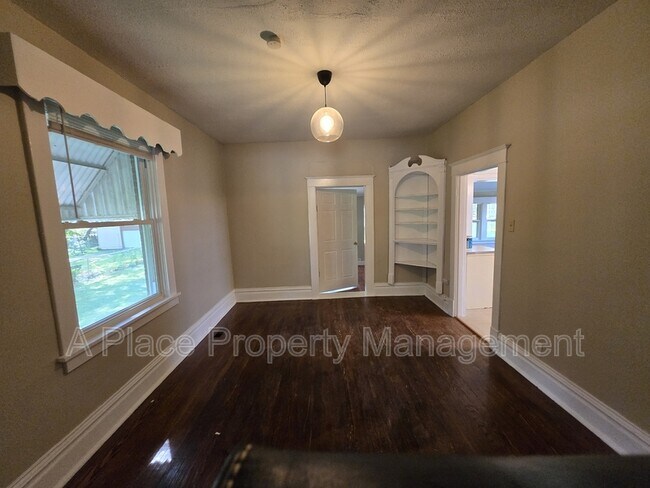 Building Photo - 3337 Eminence Blvd