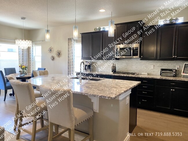 Building Photo - 7215 Rim Bluff Ln