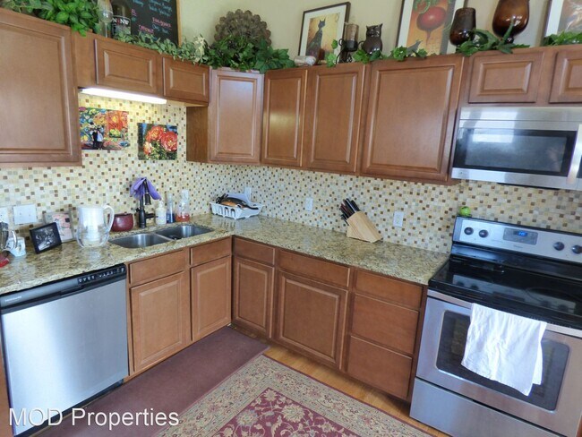 Building Photo - 3 br, 2 bath House - 2705 S. Elm Street