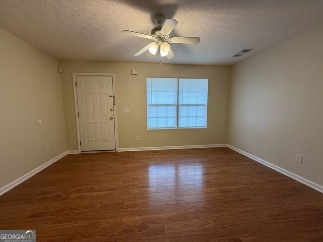 Foto del edificio - 5196 Tew Ln SW