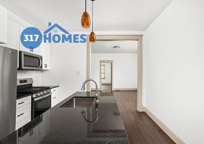 Building Photo - Welcome to this beautifully restored 3 bed...