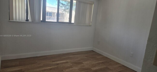 Foto del edificio - 6325 SW 138th Ct