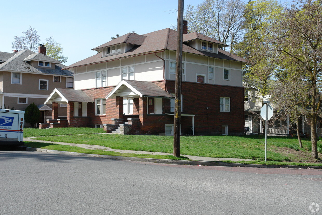 Building Photo - Cedar Street Apartments (602 - 618 S Cedar)