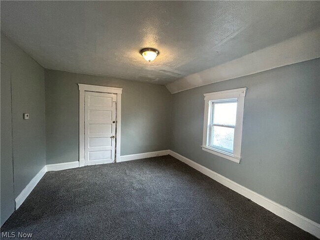 Foto del edificio - 3560 W 67th St