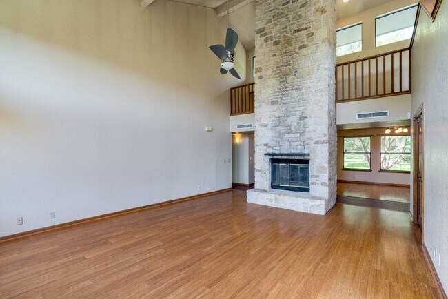 Foto del edificio - 5201 Welcome Glen