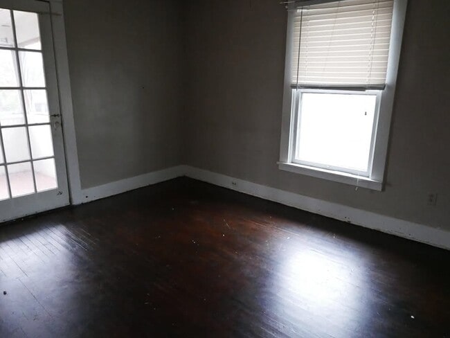 Building Photo - 116 Durland Ave